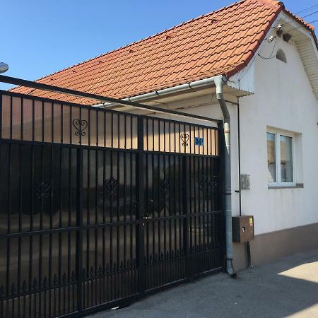 Apartament Brick Airport Cristian  Zewnętrze zdjęcie